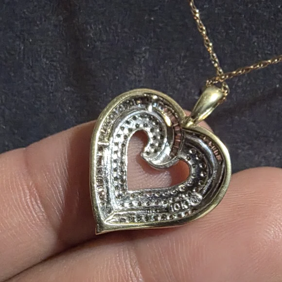 Gold Heart Pendant Necklace
